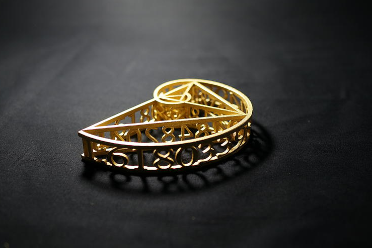 geometricloci:  Golden RatioMath is the universal  language of the universe. Art