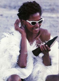 aleworldaddict: ‘Star Turns’  Karen Alexander by Peter Lindbergh for Vogue US December 1989 
