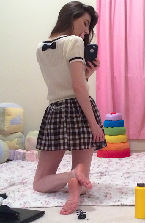 appleabdl:   I wore this to the movies  