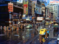 vintageeveryday: Looking north on Broadway from 46th Street, New York, 1944.