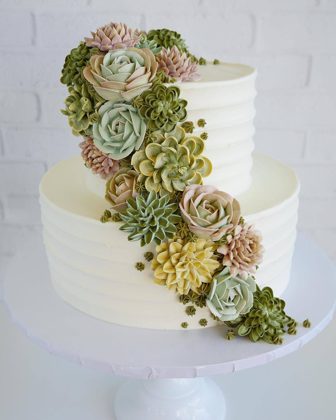 sosuperawesome:  Leslie Vigil on InstagramFollow So Super Awesome on Instagram 