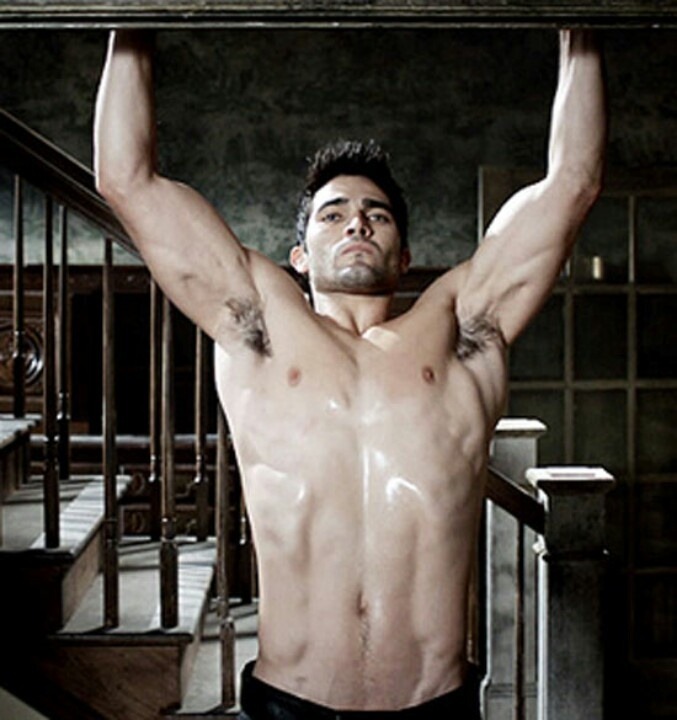 celebpits:  Tyler Hoechlin