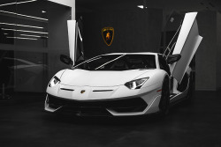 itcars:  Lamborghini Aventador SVJImage by  Aaron Bullock  