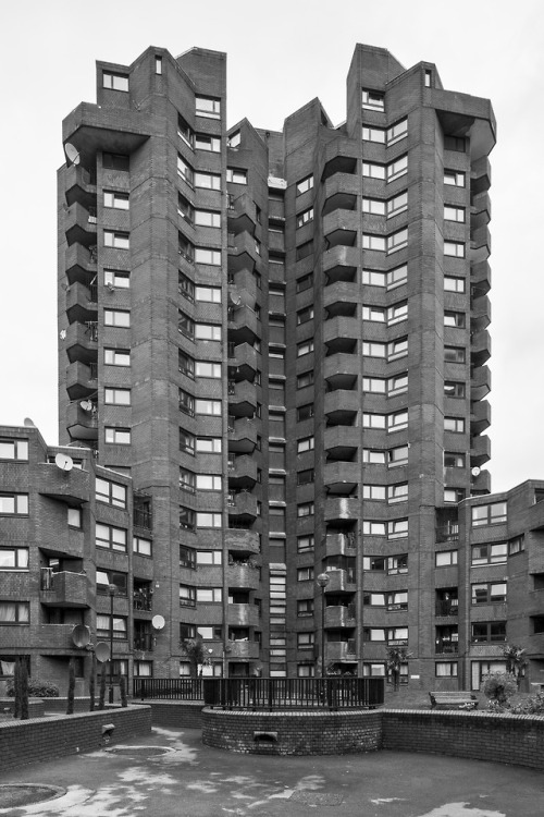 new-brutalism: World’s End Estate 8, Chelsea, London, Eric Lyons and HT Cadbury-Brown for Roya