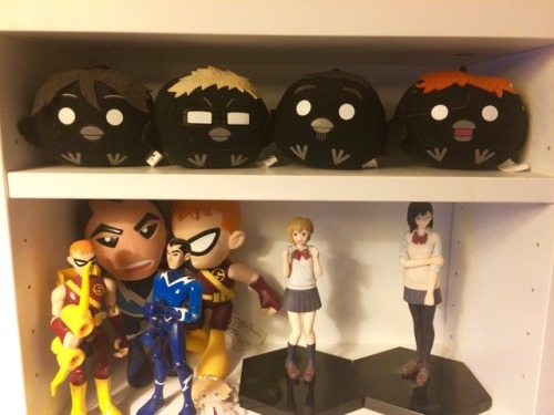 camalilium:  my work station as of now ( ´ ▽ ` )ﾉ