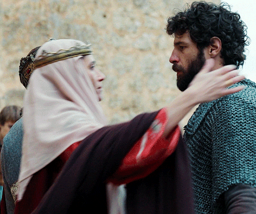 — Se te hace difícil ver el trono sin padre, ¿no?— ¿A ti no?El Cid (2020–), 1x02 | 1x03 | 1x04