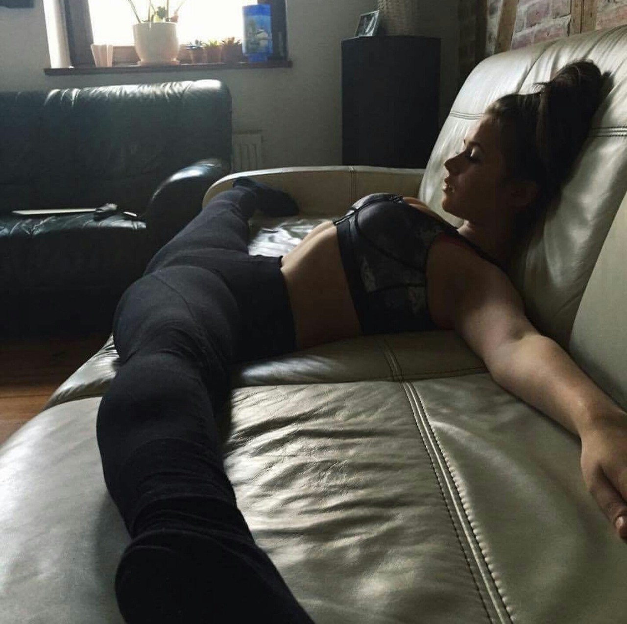 mokboss:  Are you going with your boy’s to watch the game? Or staying home? Lol