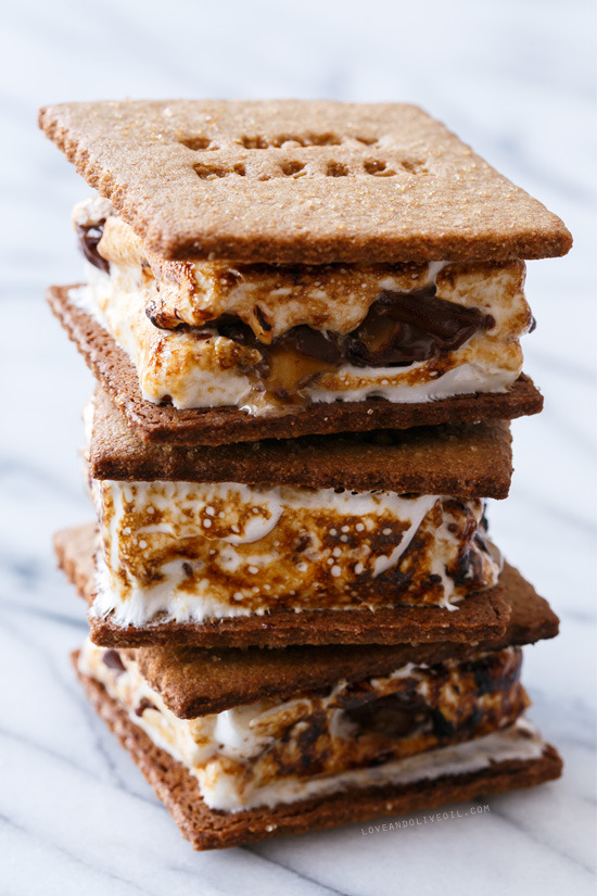 foodffs:  Goo Goo Cluster S’mores  Really nice recipes. Every hour.   