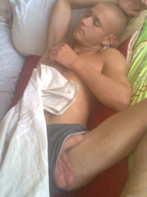 naked-straight-men:  http://ift.tt/1fVLsgb - Working Blue Collar…