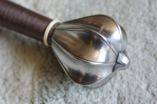 schwerterundstickerei:A longsword (Oakeshott type XXII) by master swordsmith Peter Johnsson (who I a