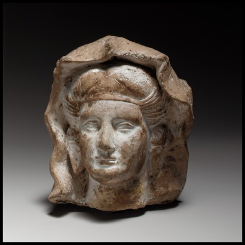 met-greekroman-art: Female head, probably of a goddess, Greek and Roman ArtThe Cesnola Collection, P