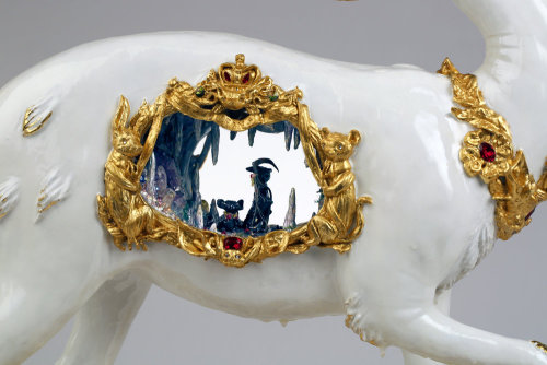 dassi:Psychopopms: the Valiant Goat - Elizabeth McGrathWho guides the animals souls. Materials: Magi