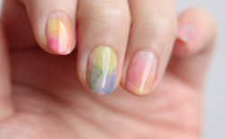 nobunnyluvsyou:  cute watercolor nail tutorial