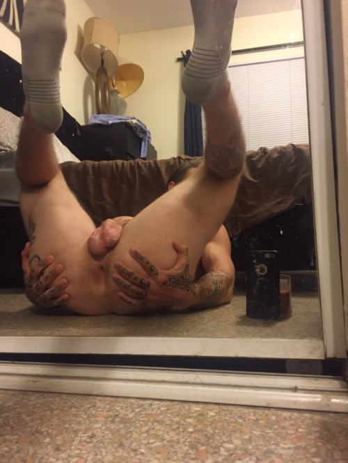 semi-str8-mexxxican:  I’m telling ya’ll, open cheek hole pics are so underrated and SO hot! Feel free to submit yours today😏