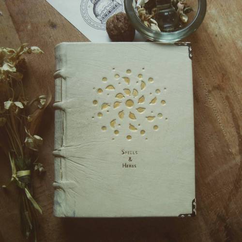 cunningcelt: balkanbookbindery: Spells &amp; Herbs Grimoire for all you magicians and witches ou