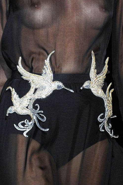 lulufrost:  Take flight source: confessionsofaclassygirl.tumblr.com