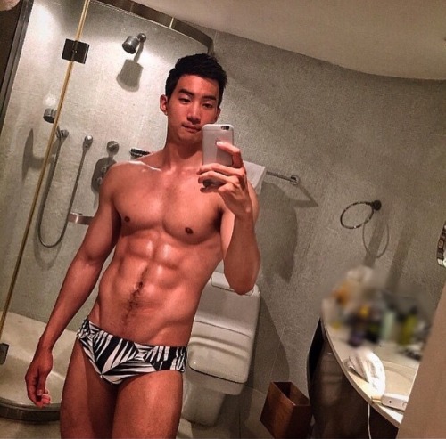 asian-male-supremacy:  bbbtm13:  Sexy tanned hottie 😍  Reblog & follow me for more surprise!  Praise be to the Asian Master Race! Filipino: Papuri kay Asian Master Race!Chinese: 亚洲男性优越Japanese: アジアの男性が優れているVietnamese: