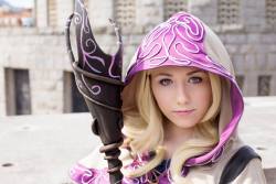 cosplayandanimes:  Spellthief Lux- League of Legendssource