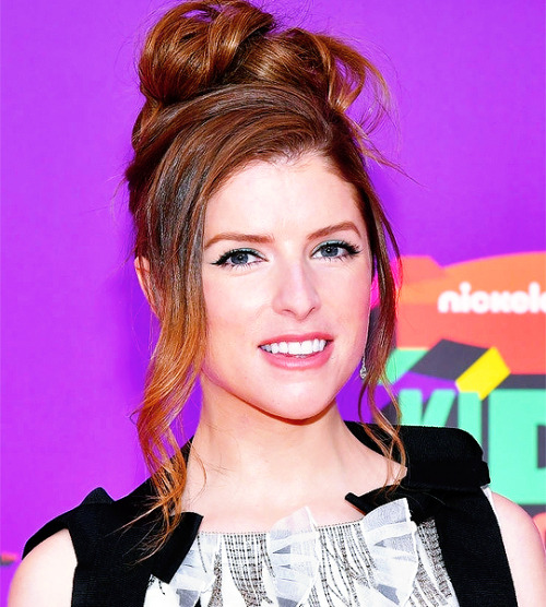 beca-mitchell:ANNA KENDRICK at the 2021 KIDS CHOICE AWARDS