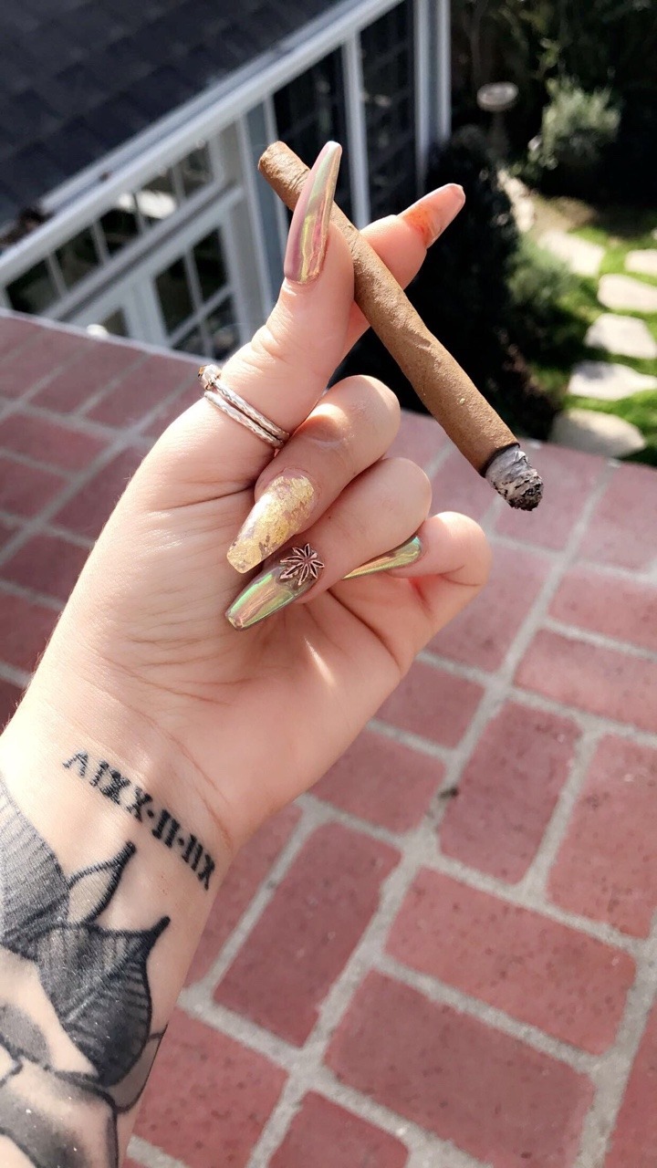 👑 Bee•420°🐝
