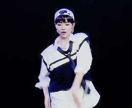 mochichan00: SNH48 serving girl crush stage for their fangirls