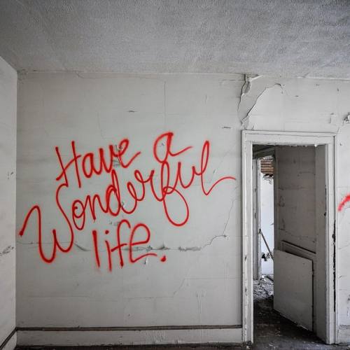 piecesofdetroit: Life is short #detroitgraffiti #piecesofdetroit #graffitiquotes #leicat #killthemat