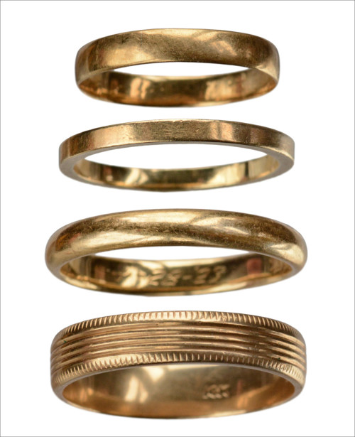 eriebasin:Four new gold wedding bands in the online shop.