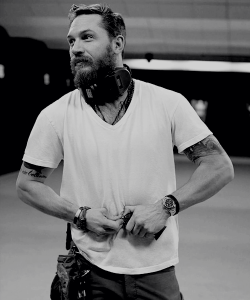 dailytomhardy: A job that says “Look at