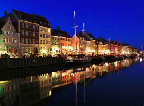 Nyhavn Copenhagen/København Blue Hour (by Maria_Globetrotter)