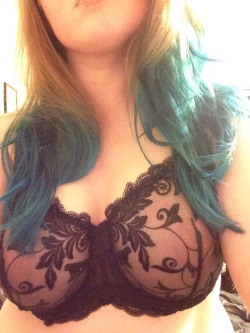 fromtheredfortress:  I always forget I own this bra, but goddamn it makes my boobs look great.