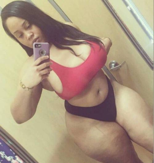 peopleperson905:Bigg tittesthick thighs perfect!!!!That’s the kind of women i need just beauti