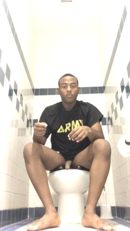so-dayi:  sexgestiveswag:  Military men are always the horniest     So-Dayi.tumblr.com   