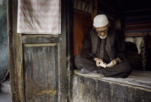 zadalfoud: مقالة قد تُغير فيك شيئًا، أنصح بقراءتها قبل بدء رمضان،   المقالة للأخت بيان المقبل💙  -  في الحديث الذي اتفق عليه الشيخان عن عائشة -رضي