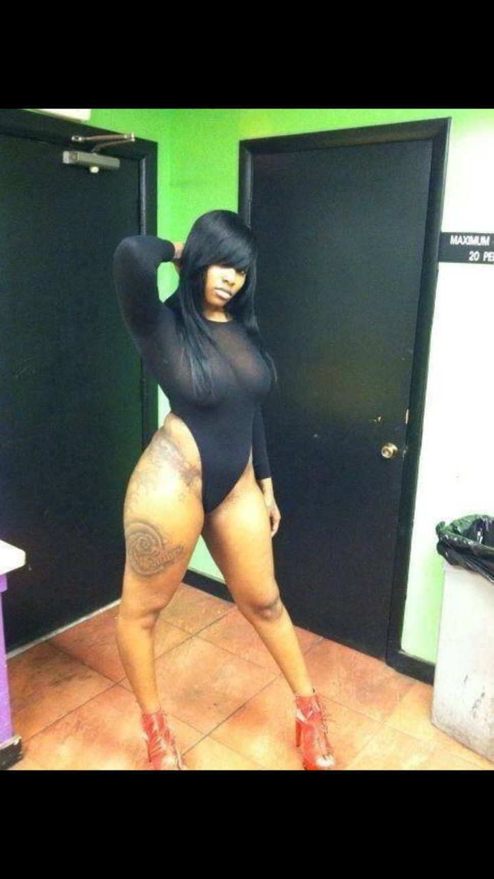 lukecage777:  goldieloc:  thick legs and heels!!!   Yes 👍