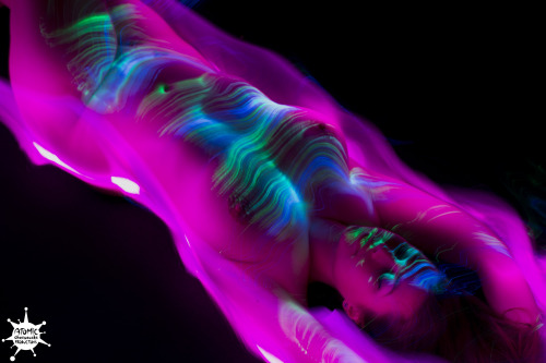 Porn Pics ryansuits:  Light Painting / @lilliasright