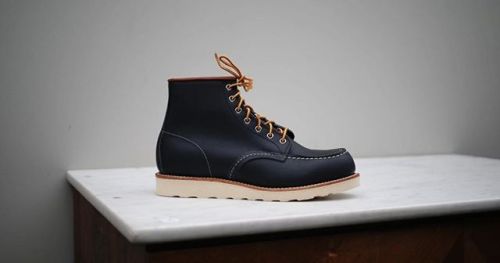 BLUE IS THE NEW BLACK! - Like wiseman Mr. Presley once said; Don’t step on my pair of navy blu