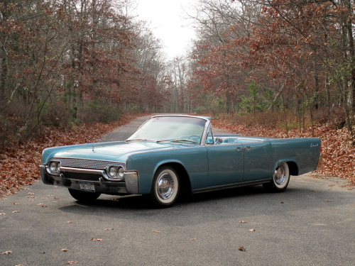 allamericanclassic:  1961 Lincoln Continental 4-Door Convertible