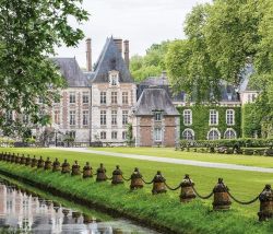 stepfordwasp:Château de Courances @victoriamagazine