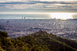 vayarevoltillo:  Photo:Fabra Observatory at Barcelona by Carlos Martín Díaz http://flic.kr/p/k7vNjF