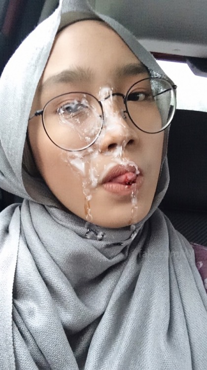 fakecumy: “Awak nak bj tak?” “Nak! Mesti la nak hehe pancut atas muka saya tauuu”