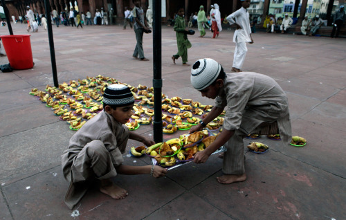 mangopapi: sara21h: فطور رمضان حول العالم Breakfast Ramadan around the world ❤