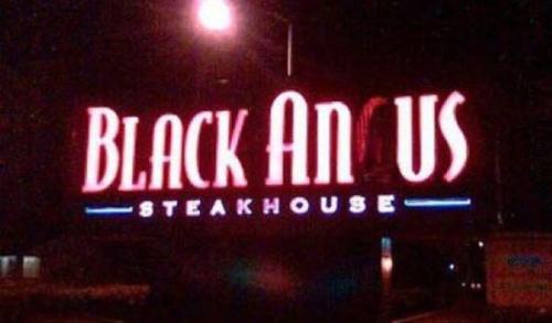 pleatedjeans:22 Unfortunate Sign Light Fails