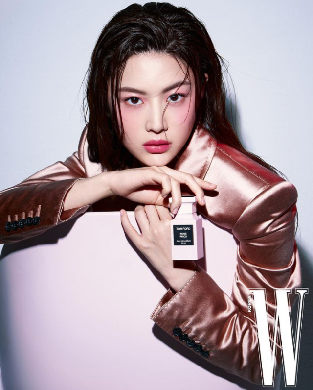 Go Younjung's pictorials with Tom Ford Beauty (2021) W Korea.