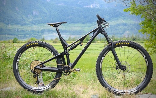 (via Here&rsquo;s My Unno Dash Test Bike - Tell Me What You Want to Know - Pinkbike)