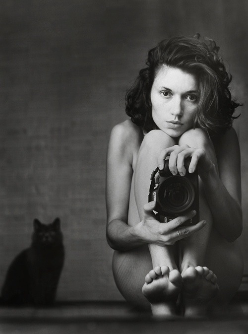nude with cat
