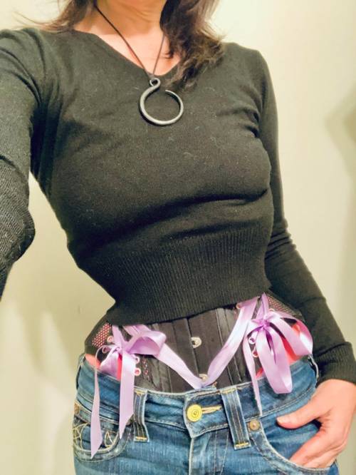 bustiers-and-corsets:  Friday Corset and Cropped Top OOTD 💜 Plus random pic of