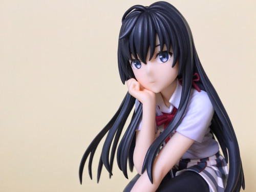 This is my first figurine I’ve ever purchased and my first (brief) figurine review:Figurines s