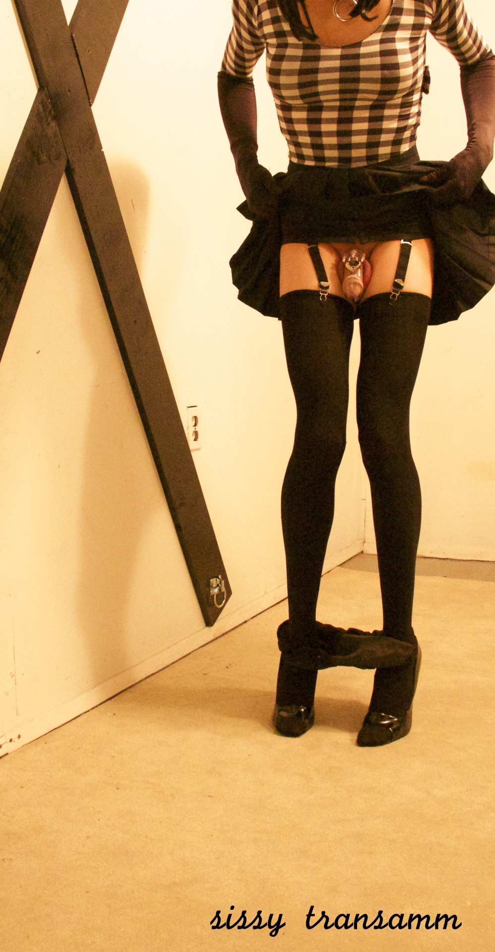 crossdresser hang out must be 21 to enter or view all pics over 