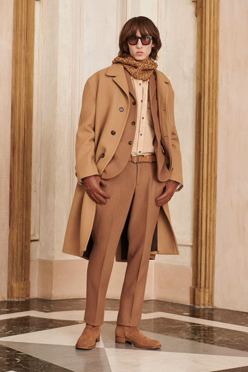 TOD’s FALL WINTER 2022 collection - SEE ALL THE LOOKS