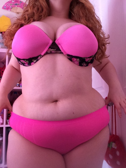 chiffonday:  Pink…! 💕   @chiffonday , buy my snapchat to see my nips and stuff 